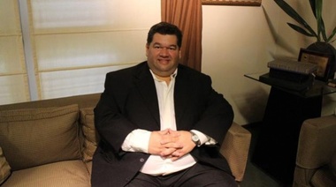 El intendente de Berisso negó que se aumentó el sueldo y mostró el recibo