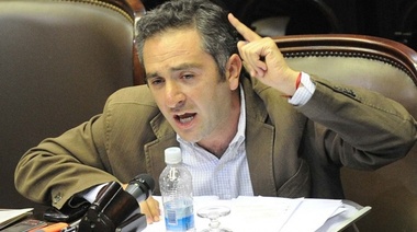 El líder de La Cámpora calificó de "irracional" el pedido a indagatoria de Cristina