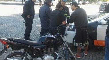 Insólito: estaba labrando multas a los vehículos y resultó que no era agente de Control Urbano