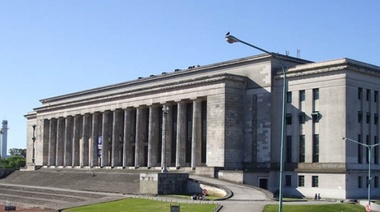 Docentes convocan a un paro general en las 53 universidades del país