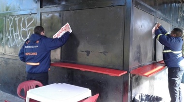 Clausuran puesto de comidas rápidas en Plaza Olazábal