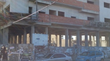 Clausuran obra en construcción en 44 y 24