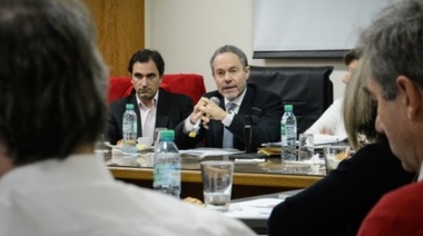 Ferrari se reunió con los fiscales generales