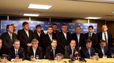 Unidos, intendentes del PJ-FpV y del massismo pidieron el control de la Polícia Local