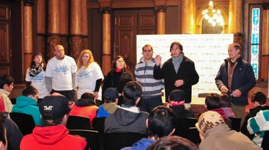 Brindan charlas sobre prevención de adicciones a chicos de localidades bonaerenses