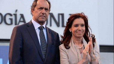 Cristina salió a bancar a Scioli: "Quieren armarle causas a todos"