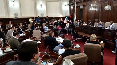 La oposición se unió para pedir la interpelación de la Jefa de Gabinete de Garro