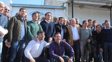 Cada vez más alejados del kircherismo duro, el Grupo Esmeralda visitó Castelli