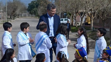 Con un fuerte operativo de seguridad, Macri encabezó los homenajes a San Martín