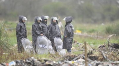 Desalojaron a las 400 familias que habían ocupado un predio en Moreno