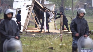 La Policía desalojó uno de los terrenos que habían sido usurpados en Romero