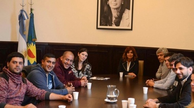 Legisladores del FpV recibieron a los choferes despedidos de la Línea Este