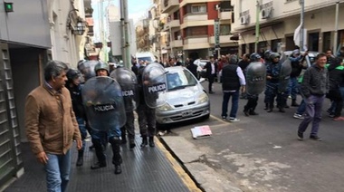 Fuerte represión a trabajadores municipales de Avellaneda