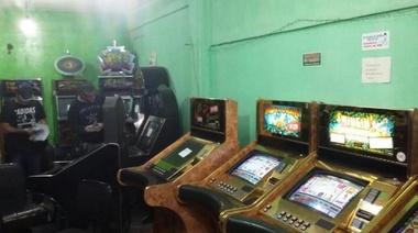 Allanan dos casinos clandestinos en La Matanza