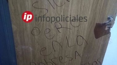 Robaron una escuela en La Plata y dejaron un curioso mensaje