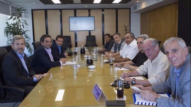 Ganancias: Gobierno y CGT acordaron subir el mínimo no imponible a $37.000