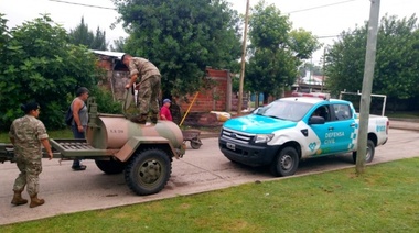 La Municipalidad y el Ejército reparten agua tras el desastre de ABSA