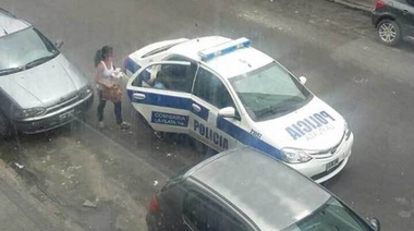 Insólito: Dos policías usaron el patrullero para hacer un delivery