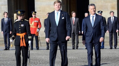 Macri inició la gira por Holanda