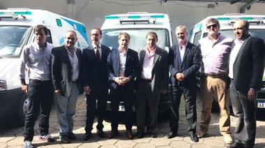 El Gobierno bonaerense entregó ambulancias a tres municipios