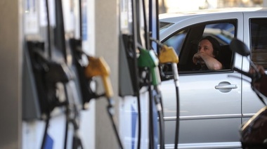 El Gobierno anunció que el precio del gasoil bajará 2,6% y el de la nafta 0,1%