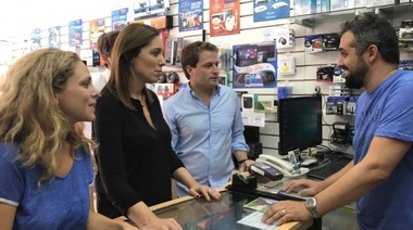 Vidal encabezó un nuevo timbreo de Cambiemos