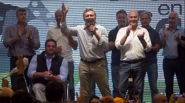 En el Día del Trabajador, Macri compartió un acto con el Momo Venegas