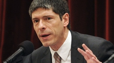 Abal Medina: "Nadie proscribe al que va a perder, sino al que le puede ganar"