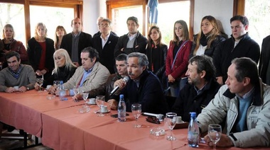 El massismo no pudo resolver sus internas y el  frente 1 País lleva dos listas