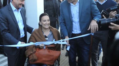 Michetti y Garro presentaron el ‘Punto Digital’ de La Plata
