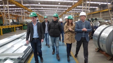 Florencia Casamiquela visitó la empresa Miller del Parque Industrial de La Plata