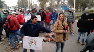 Trabajadores de Cresta Roja piden la reincorporación de 51 despedidos