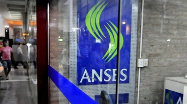 La ANSES comenzó a entregar los créditos para pensionados y AUH