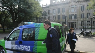 La alumna del Colegio Nacional continúa "extremadamente grave"