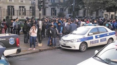 Murió la alumna que se había disparado en el Colegio Nacional