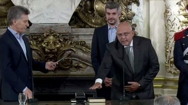 Macri le tomó juramento al nuevo titular del Plan Belgrano