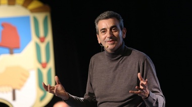 Randazzo estrenó spots de campaña con críticas a Cristina y a Macri