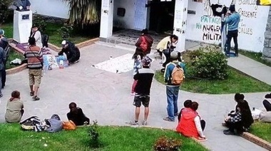 Caso Maldonado: Miembros del RAM ocuparon la Municipalidad de El Bolsón