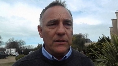 Barragán presentó un proyecto para regularizar los clubes de barrio