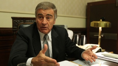 Piden interpelar al ministro Aguad