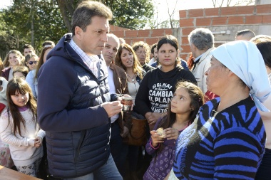 Massa sostuvo que el que tiene que "aflojar es el Gobierno con el ajuste"