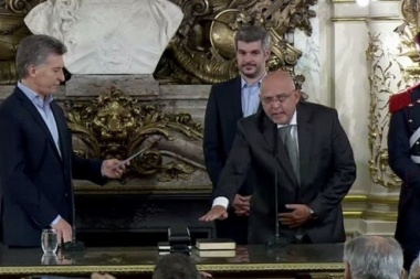 Macri le tomó juramento al nuevo titular del Plan Belgrano