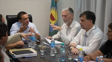 El intendente de Varela se reunió con AySA por los faltantes de agua