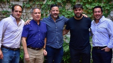 Menéndez se reunió con Bossio y con intendentes de la Primera