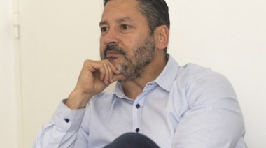 El titular del PJ Bonaerense criticó el decreto sobre familiares