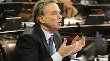 A punta de pistola, le robaron el auto al senador Pichetto