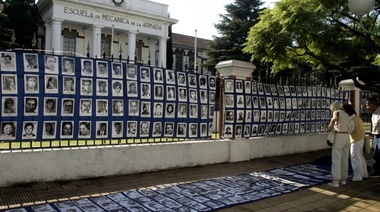 Investigan bautismos en la ESMA que podrían ser de hijos de desaparecidos