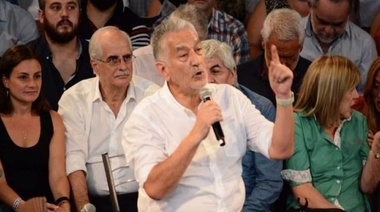 Rodríguez Saá pidió “no cerrarle las puertas a nadie” y dijo que el límite es Macri