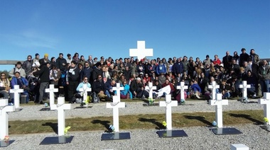 Macri recibirá el lunes a los familiares que viajaron a Malvinas