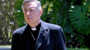 Aguer condenó la patada del cura a la joven que festejaba su recibida